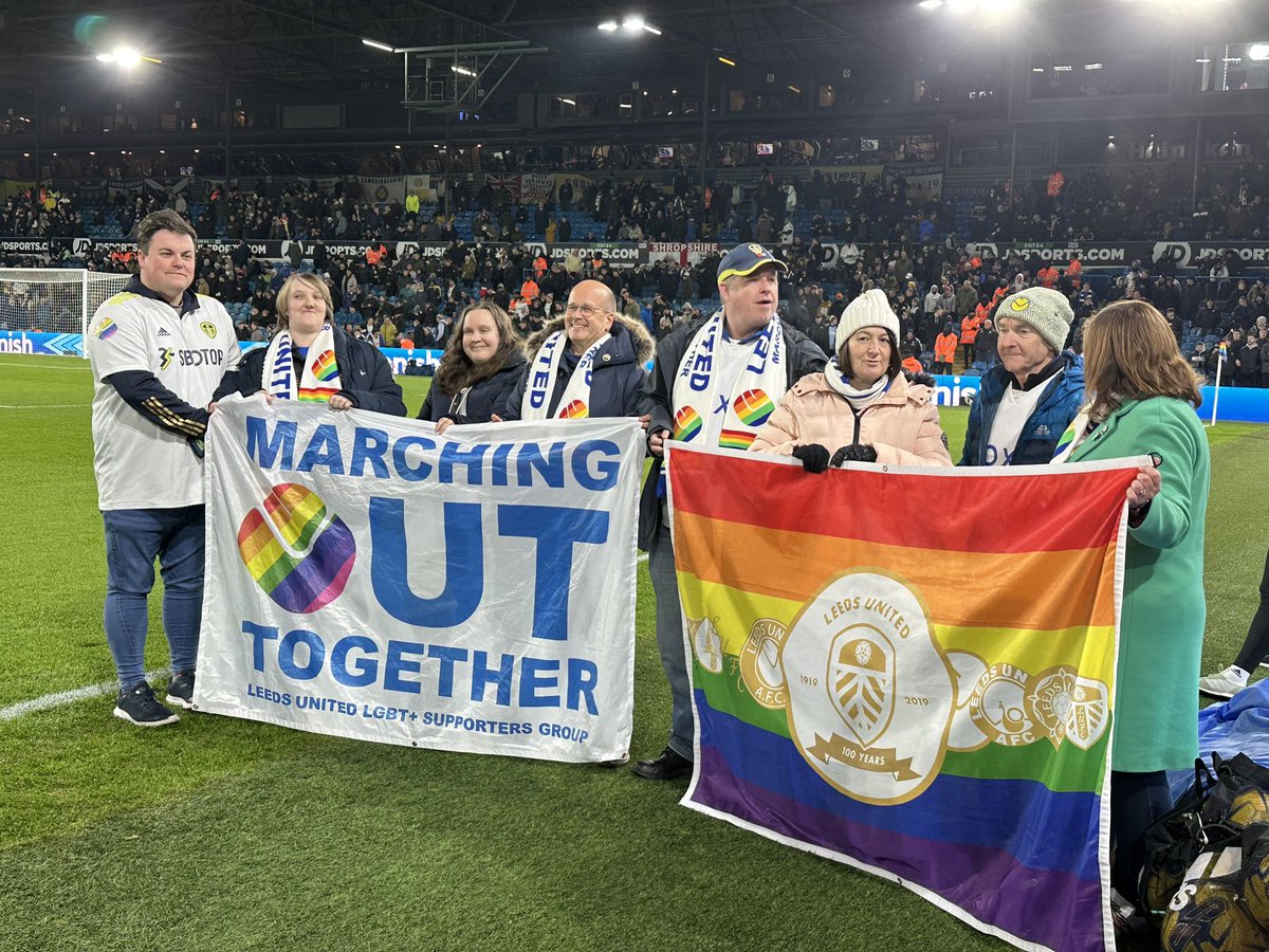 Thanks to Angus Kinnear and #LUFC for their time ahead of the #RainbowLaces home fixture vs Swansea. Great meeting and looking forward to continuing our work together ⚽️🏳️‍🌈🏳️‍⚧️
