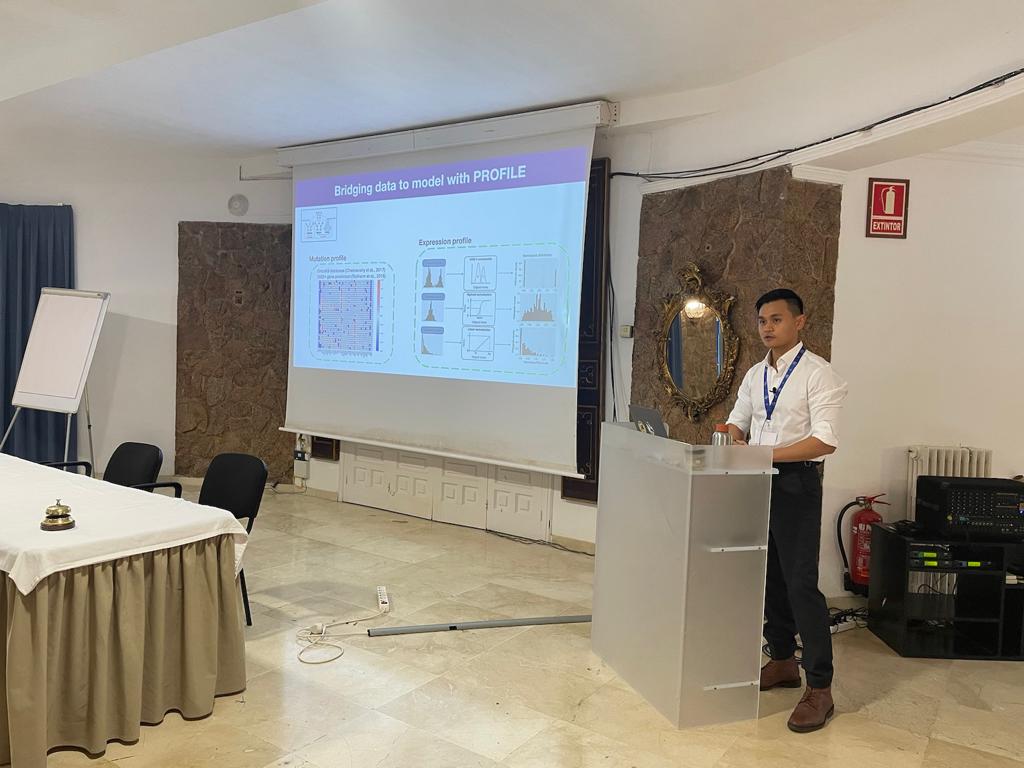 🧐Great presentation yesterday by @SaranPankaew from the @institut_curie on 'The Power of Logic: Modeling #Cancer across scale, supported by omics data' at the @EMBO Workshop 2023: #Computationalmodels of life 

#PerMedCoE #HPC #digitaltwins #EMBOworkshop #EMBOcompModels