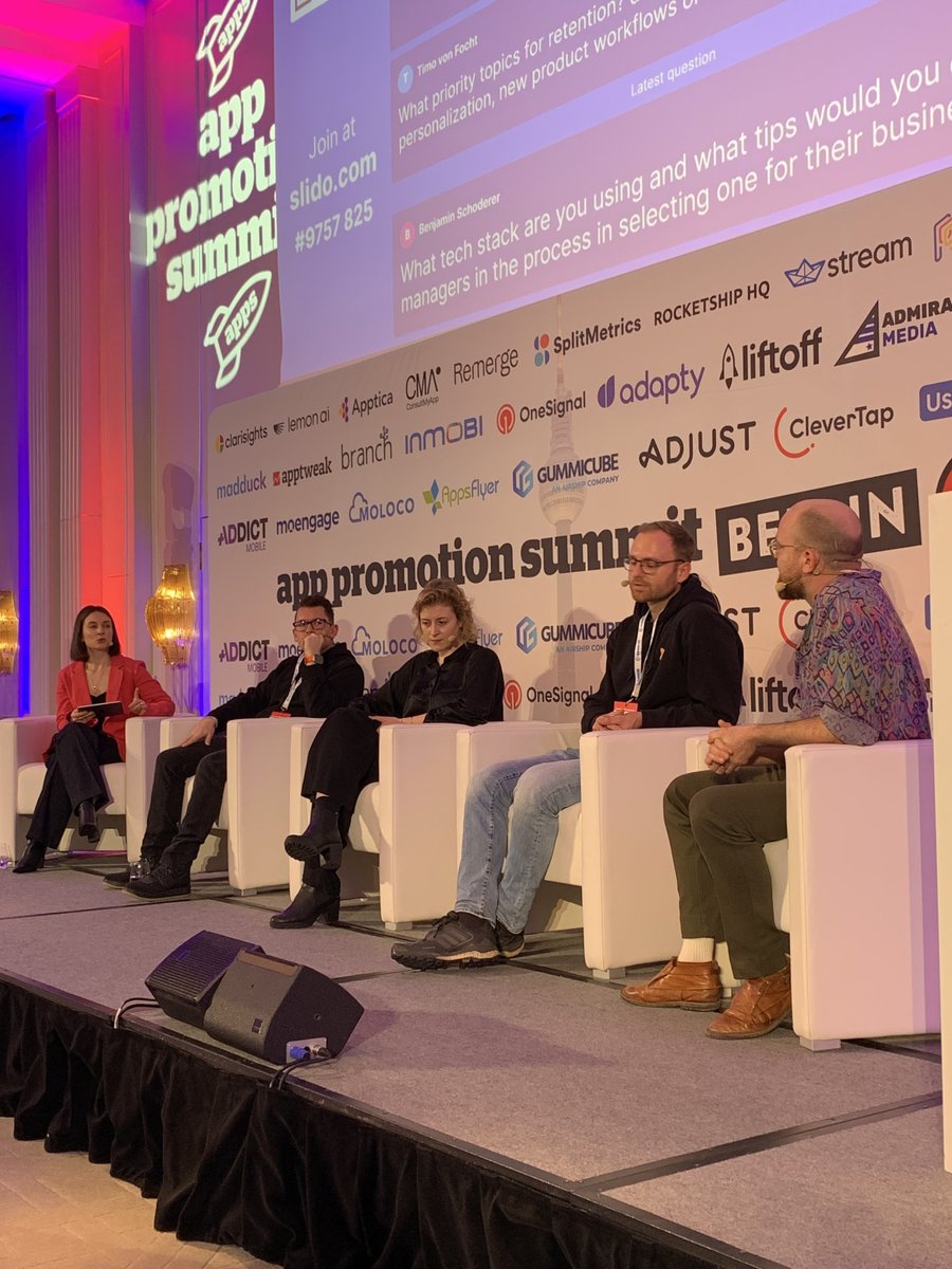 . @ioanasiordache head of retention @Blacklane:  an awesome moderator as Tobias Lüder @deliveryherocom, Isabelle Matuschka @blinkist, Niklas Henckell #Jodel & Jon Genovard @WFP  discuss what they are doing to improve retention #APSBerlin 
🗣️ The experts on the panel share stories