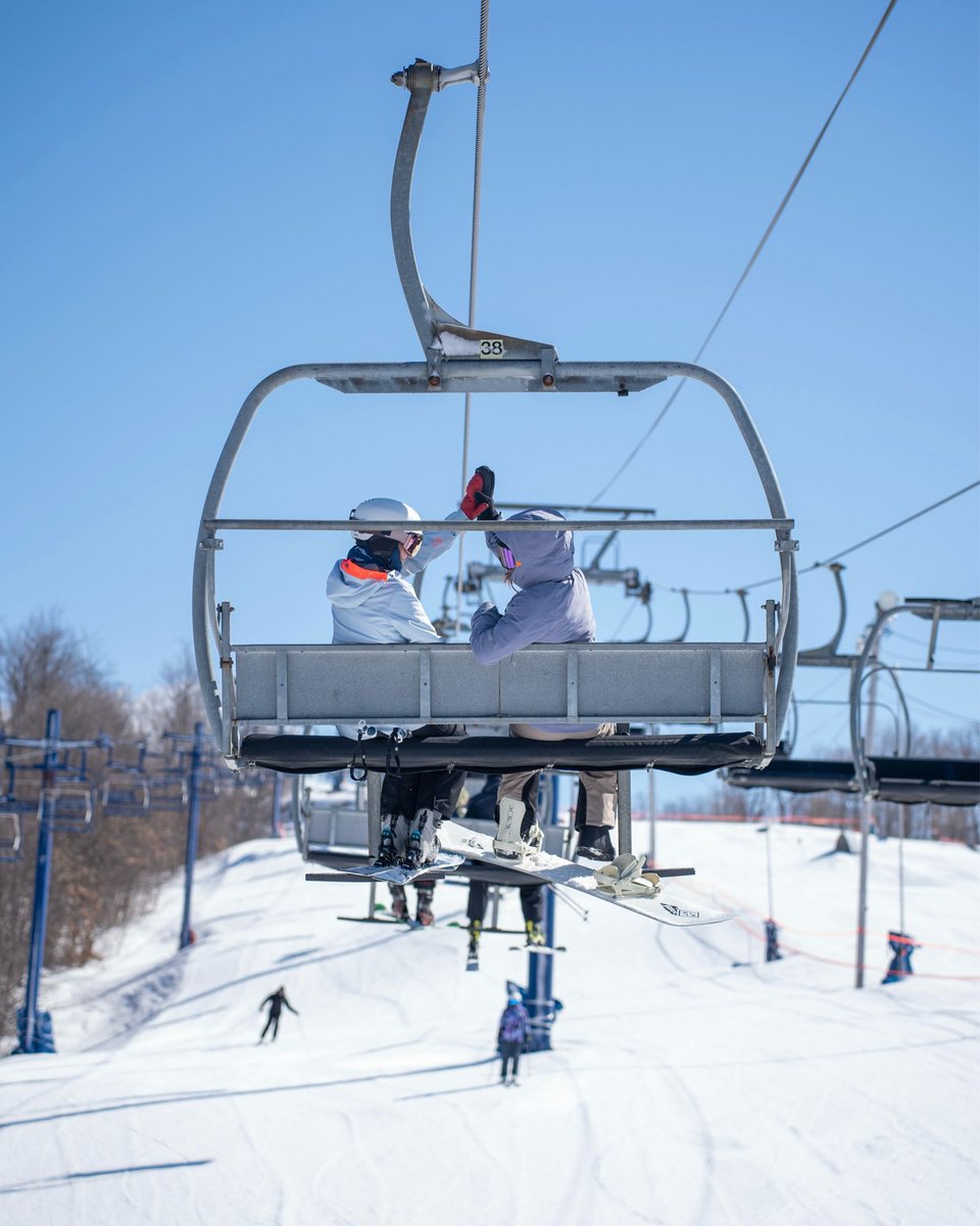 KunstadtSports's tweet photo. Opening days are here &amp; so are our daily rentals! ⛷️ 🏂 

Starting this weekend we will be offering daily alpine ski &amp; snowboard rentals from our Chelsea location. 

More info: https://t.co/7SRvjQOtfz https://t.co/SUvASTCjVD