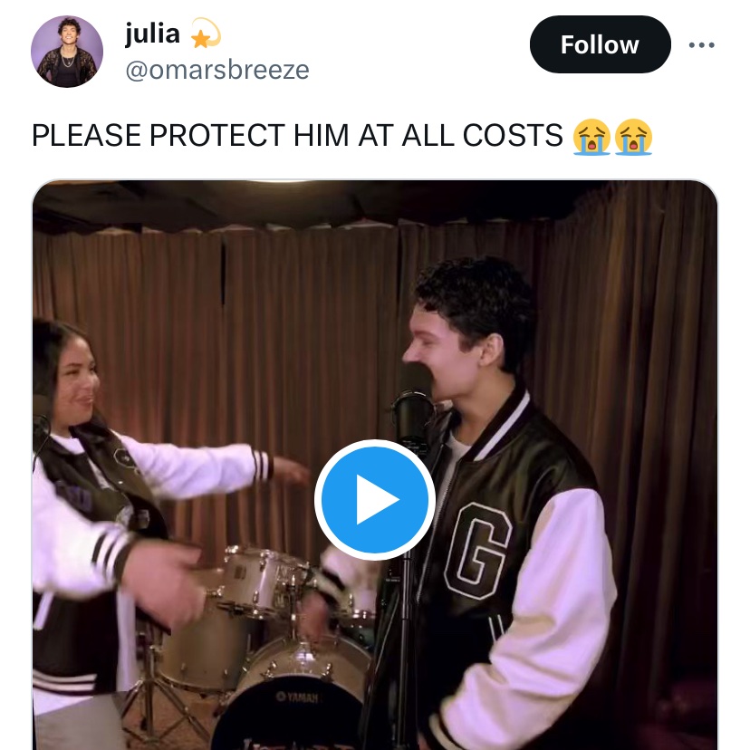 FatNSassy03's tweet photo. except from a toxic abuser right julia @omarsbreeze ? lol you are such a nurbo fangirl bro 

https://t.co/KuH5sRSBZM https://t.co/Pu6Web4Kz3
