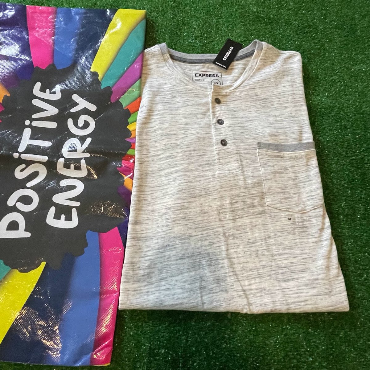 myclosetym's tweet image. Express Men's Short Sleeve Henley Heather Grey Tee T-Shirt Size M NEW

#ExpressMen
#ShortSleeveHenley
#HeatherGreyTee
#SizeMedium
#NewFashion
#CasualStyle
#ExpressFashion
#EverydayWear
#MensTShirt
#FreshThreads

ebay.com/itm/1262130846…