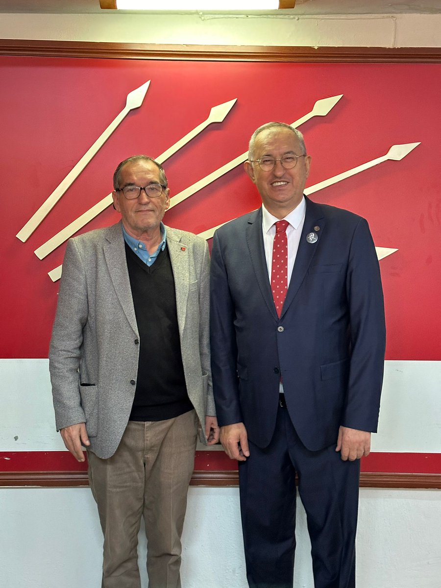 nejatbozkurt_'s tweet photo. Gazeteci, siyasetci ve gecmis donemde CHP Izmir milletvekiligi yapmış, 31 Mart 2024 yerel secimlerinde de İzmir Buyuksehir Beldiye Başkanlığına aday adayı olan Sayın @AtillaSertell İlçe orgutumuzu ziyaret etti. Teşekkürler. Başarılar dileriz.
@TireIlce https://t.co/4orNPsudQN
