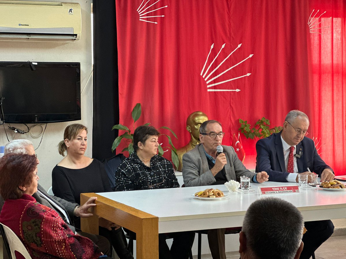 Gazeteci, siyasetci ve gecmis donemde CHP Izmir milletvekiligi yapmış, 31 Mart 2024 yerel secimlerinde de İzmir Buyuksehir Beldiye Başkanlığına aday adayı olan Sayın <a href="/AtillaSertell/">🇹🇷 Atila Sertel</a> İlçe orgutumuzu ziyaret etti. Teşekkürler. Başarılar dileriz.
<a href="/TireIlce/">Chp Tire İlçe Başkanlığı</a>