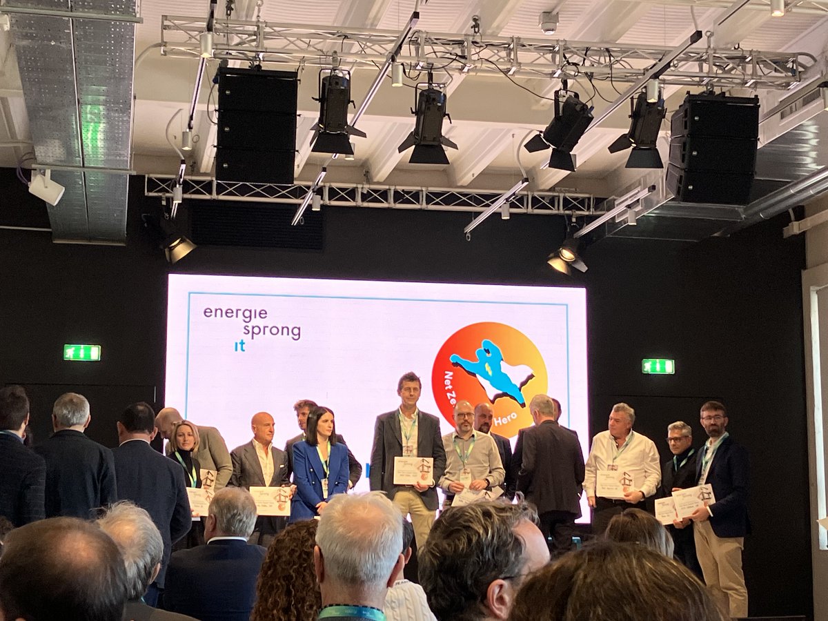 R2MSolution's tweet photo. 📌R2M all ' @EnergiesprongIT #RenovationDays - Ieri abbiamo presentato il progetto @LIFEprogramme #EnergyPoverty0 e le soluzioni R2M in catalogo.

🏠Rinnovare e dimezzare i tempi di una #ristrutturazione si può

Scopri di più e scarica il catalogo: https://t.co/Ubm1vUog79 https://t.co/DMC9BgdKHV