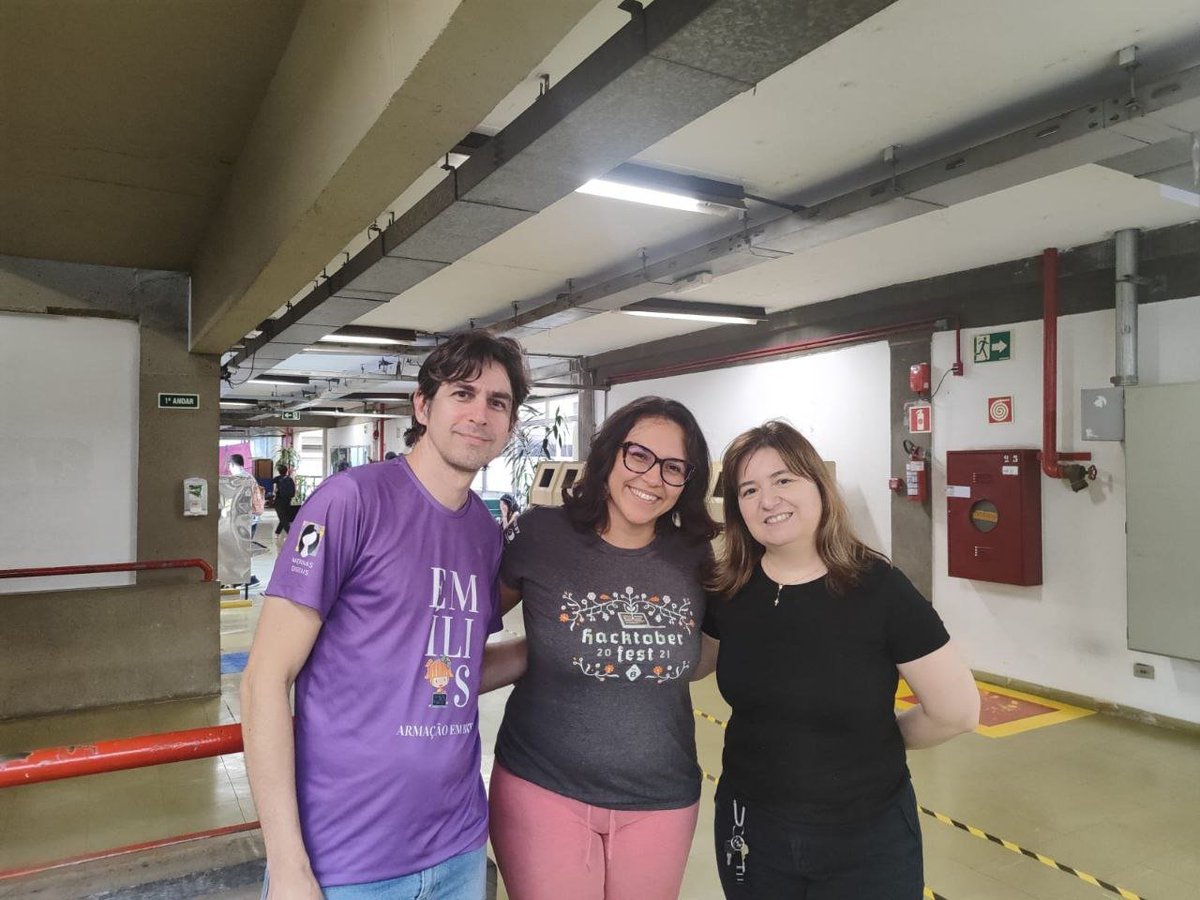 Emílias - Armação em Bits tweet media