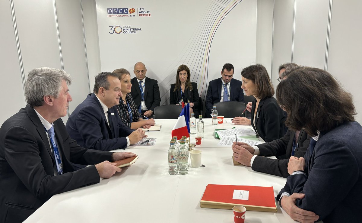 🇷🇸🇫🇷 Further strengthening of #Serbia #France strategic partnership, as well as Serbia's #EU 🇪🇺 path & #Belgrade - #Pristina dialogue, were discussed on the #OSCEMC2023 margins by DPM/FM Dacic and @LaurenceBoone, @francediplo's Minister of State for Europe.