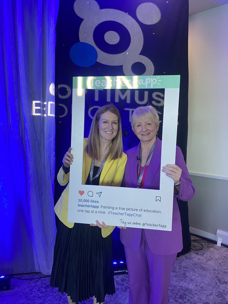 TeacherTapp's tweet image. First in the selfie frame is @cbecsuk, @ViviennePorritt &amp;amp; @chrisdysonHT 📸 

Getting ready to talk about the alignment versus autonomy &amp;amp; the gender pay gap. 

Grab a selfie with us 🤩 ☑️ 

#WomenEd #oeMATs @OptimusEd