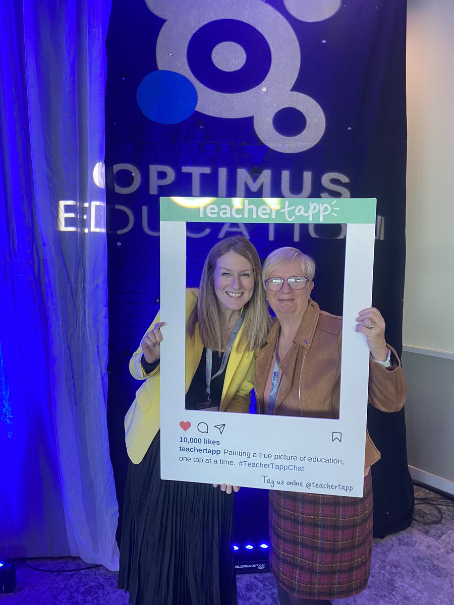 TeacherTapp's tweet image. First in the selfie frame is @cbecsuk, @ViviennePorritt &amp;amp; @chrisdysonHT 📸 

Getting ready to talk about the alignment versus autonomy &amp;amp; the gender pay gap. 

Grab a selfie with us 🤩 ☑️ 

#WomenEd #oeMATs @OptimusEd