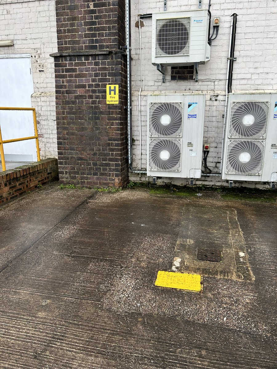 TestingHydrant's tweet photo. Testing of a fire hydrant system for a client in the North East #firehydrant #firesafety #sesutilities #derbyshirefireandsafety https://t.co/QLlT4jLteh