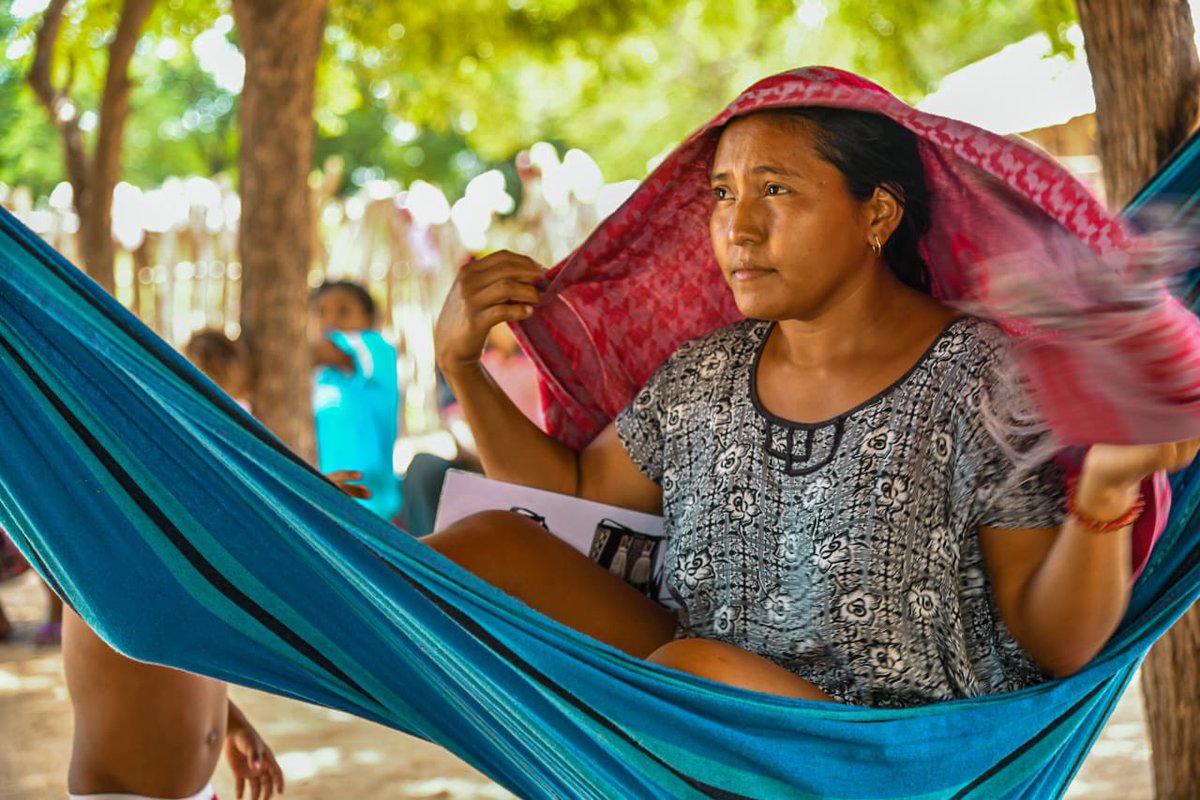 ADR_Colombia's tweet photo. 🤝Intervenimos para contrarrestar la emergencia social que viven los pueblos indígenas de #LaGuajira, con el fin de garantizar su derecho universal a una alimentación digna. Hoy entregaremos 293 kilos de comida a cada una de las 2.680 familias #Wayuú. https://t.co/RJTEBc6C1b
