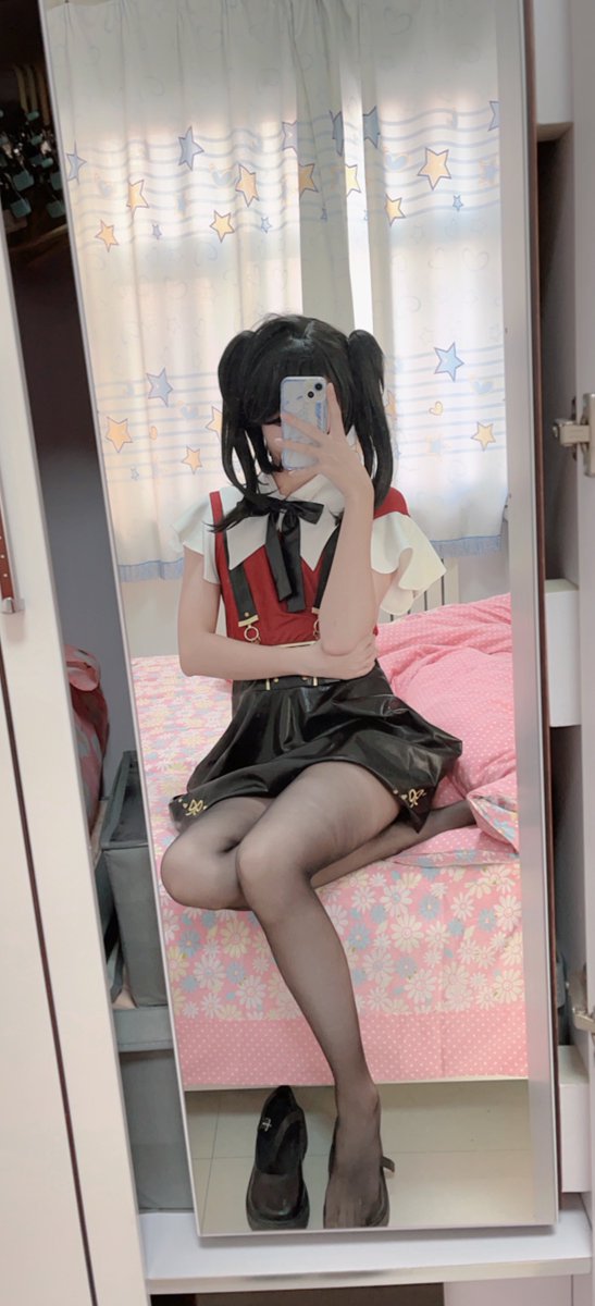 虽然咒回后面烂了，但是涩谷事变的op真的好好听🥲 https://t.co/bZk45hb88v