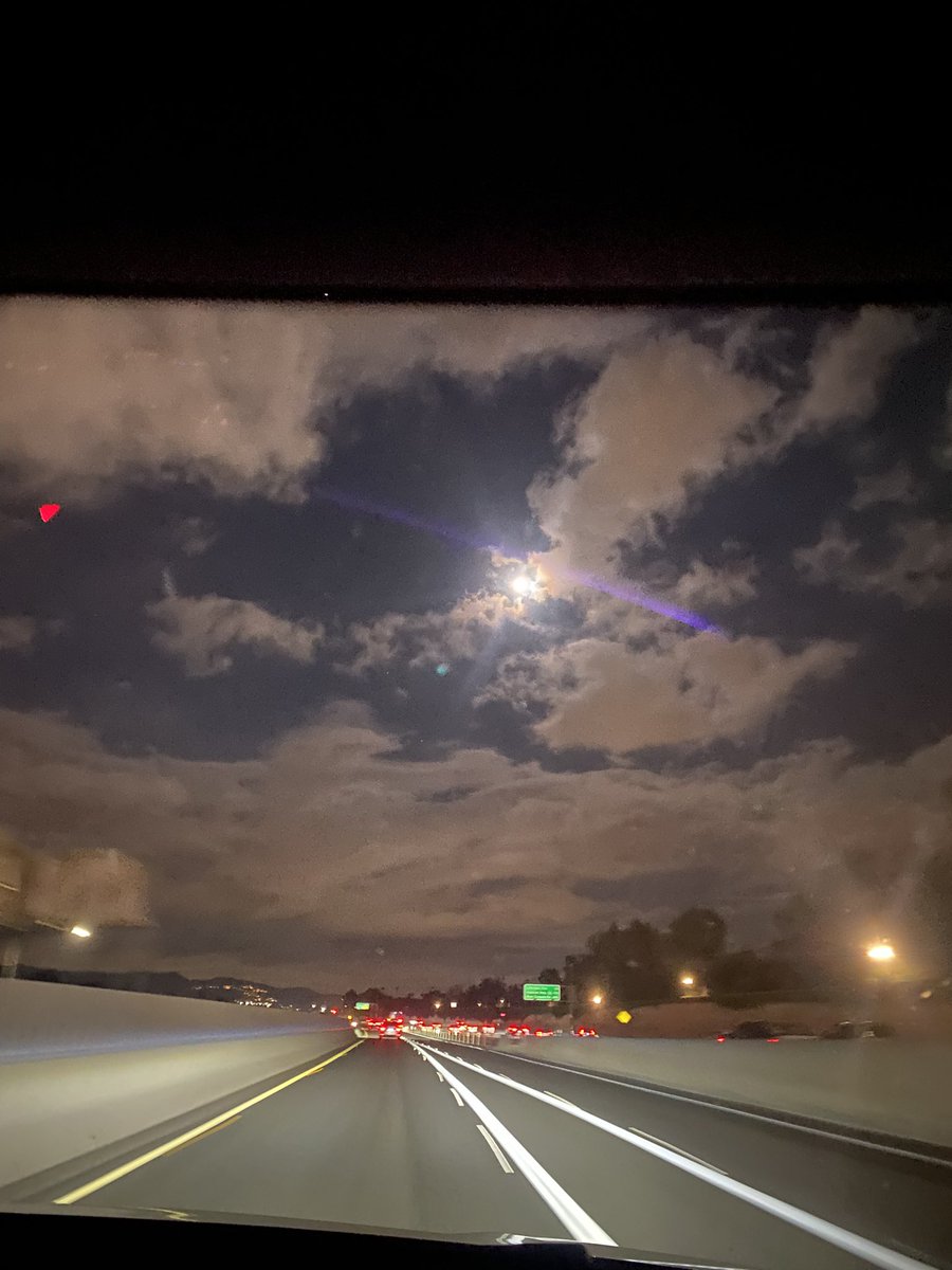 alyssapadberg's tweet photo. Look at the moon and think of me https://t.co/wAhoeRJdWH