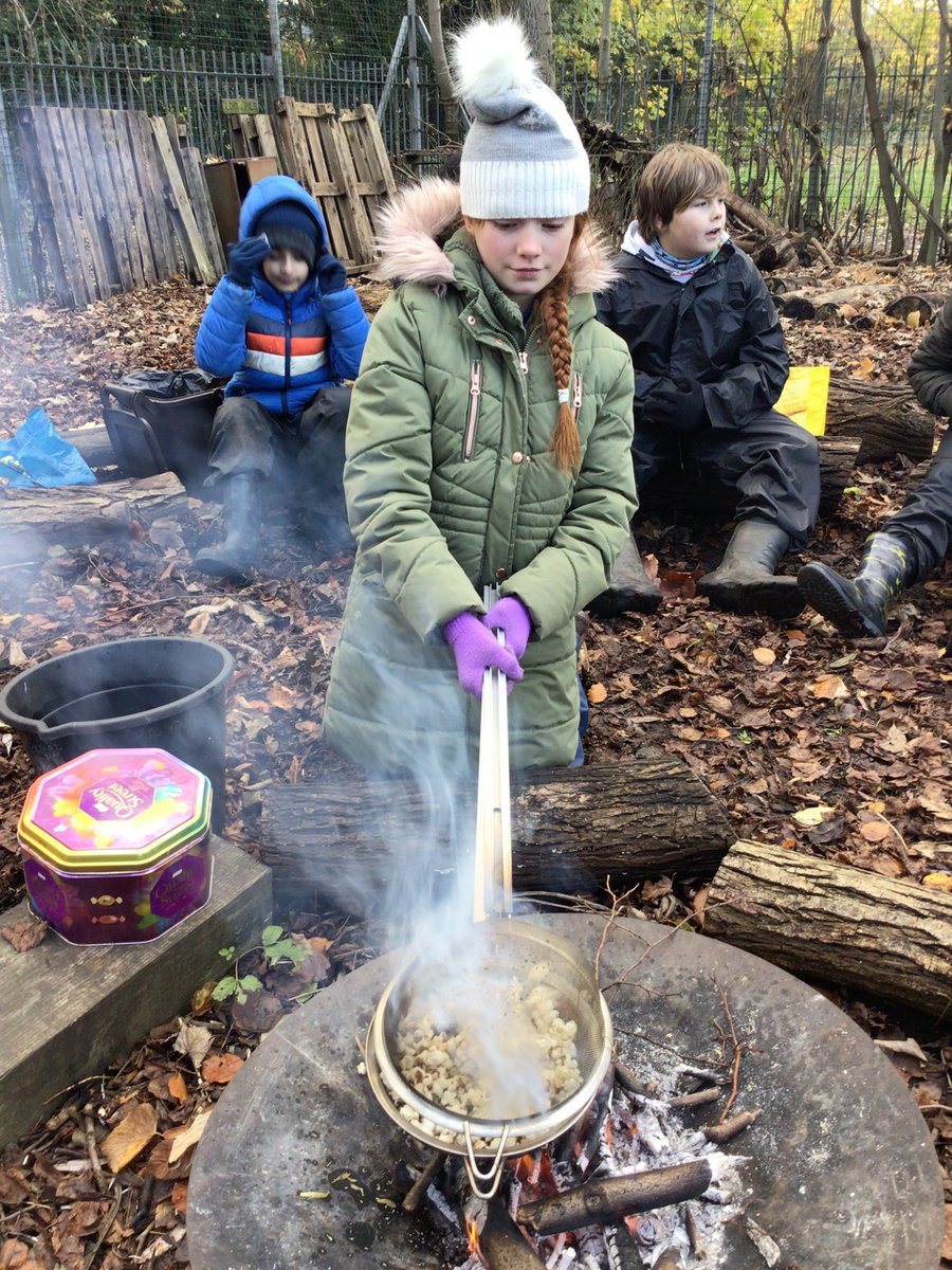 MoorlandPrm's tweet image. It was a cold one this morning 🥶 Despite this, Alder Class Forest Schoolers demonstrated lots of resilience by getting their fire going (to make popcorn) and made some winter ice art!!! They’ll be displaying their sculptures tomorrow… watch this space!!! #buildingcharacter