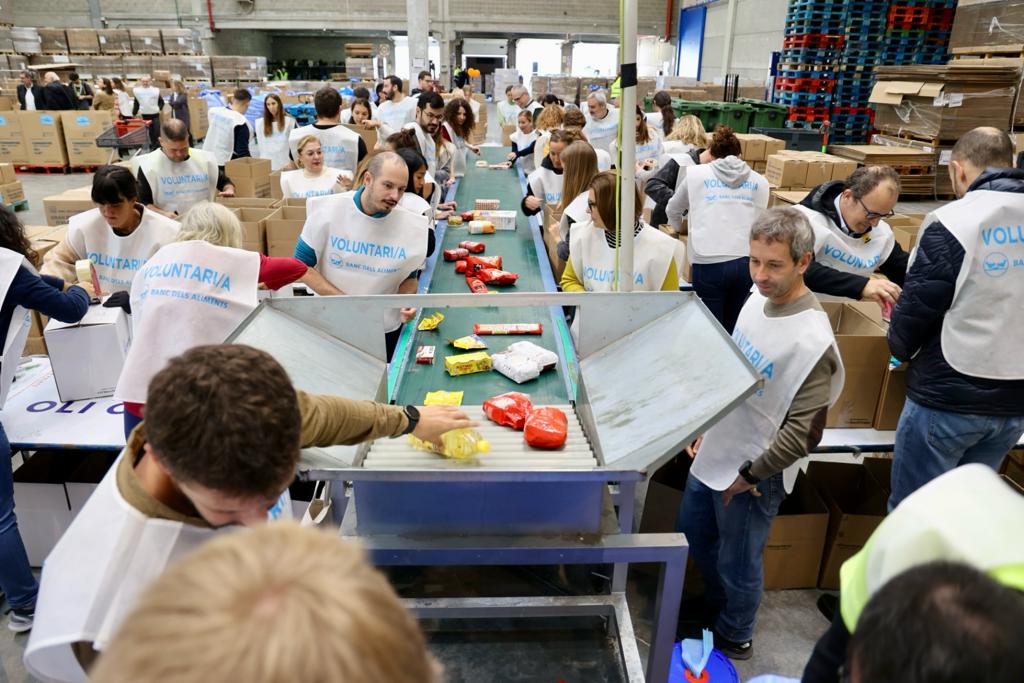 🥬 El <a href="/BancAlimentsBcn/">Banc dels Aliments de Barcelona</a> treballa per proporcionar aliments a les persones en situació de vulnerabilitat. Un dels moviments d’acció solidària més importants de Catalunya.

El nostre grup de voluntariat ha col·laborat en les tasques d’organització i triatge.

Moltes gràcies!