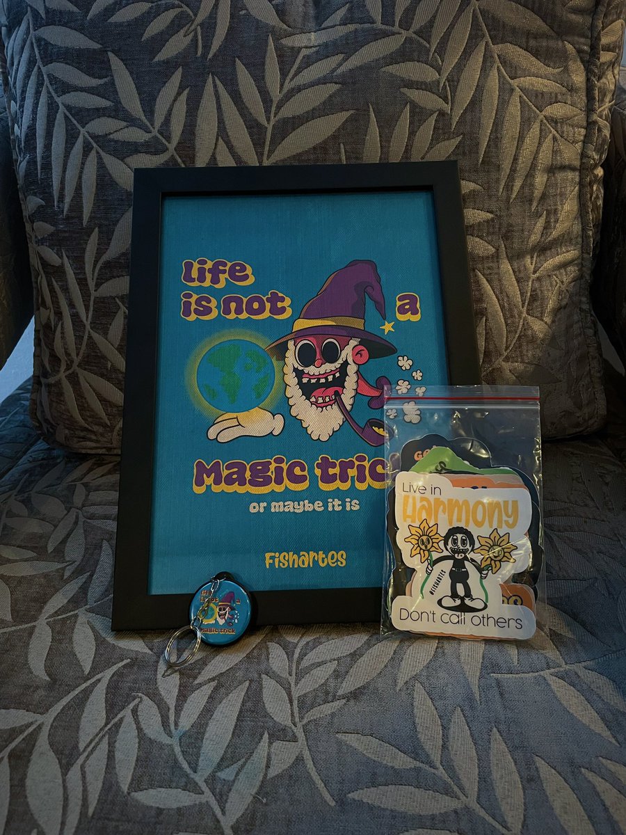 fishartes's tweet photo. Hoje 21:00hr vou sortear esse kit na @TwitchBR 

Para participar é fácil:
- Seguir o canal
- Comentar “!ticket” no chat
- Já está participando
- Na hora do sorteio (21hr) estar no chat
- Possível participar das 19hr às 21hr

Kit Fishartes:
- Quadro A4
- Chaveiro
- Pack stickers https://t.co/o6SLtBj6CK