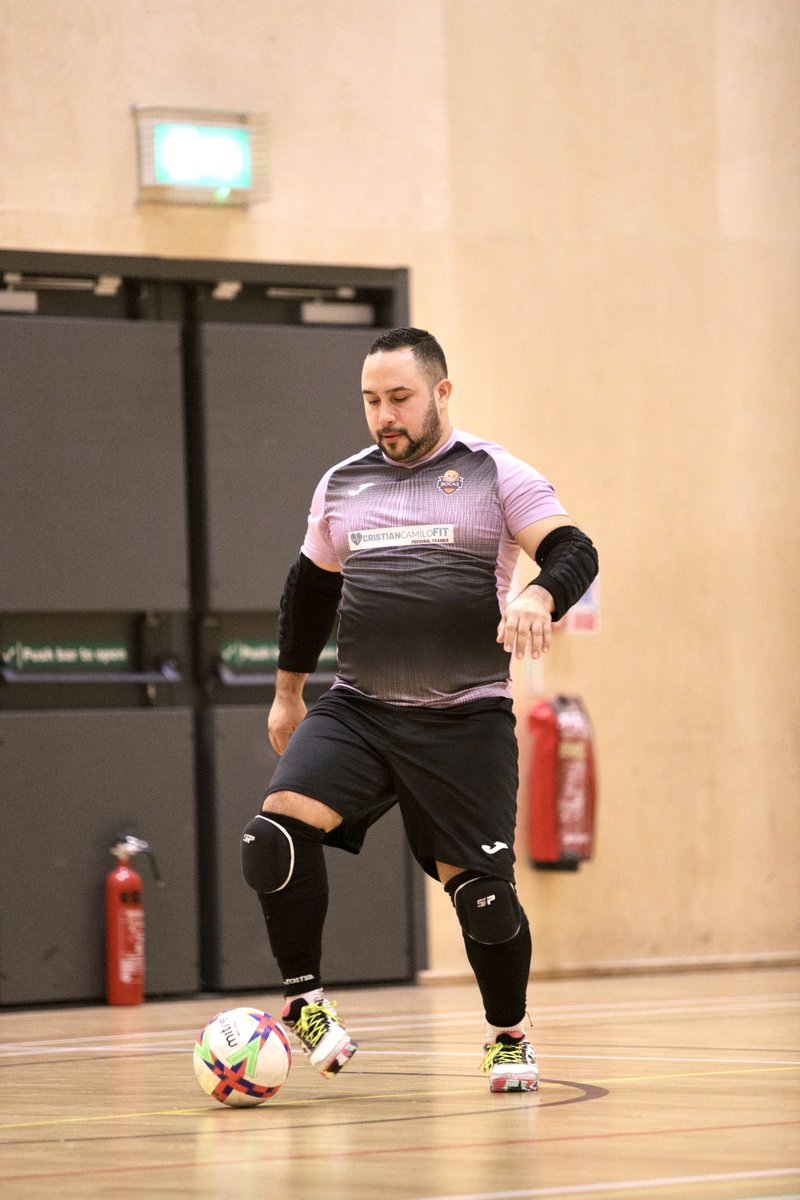 Futsal goalkeepers need quick reflexes, agility, and good communication with teammates.
🎁 Giveaway to all futsal goalkeeper joining our new season 2024 🎁 DM US MORE INFO 🧤
#WeLoveFutsal #LondonFutsal #Futsal