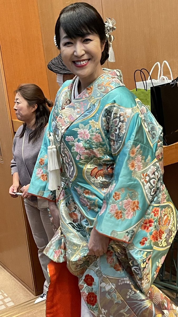 noriaki0165's tweet image. 今日は久しぶりに令和ライブを観に代々木上原迄行ってきました🤲お目当ての推しは、#岡田しのぶ さん新曲の #雪の南部坂 セリフ入りの8分長編リリース👍忠臣蔵の名場面をセリフ入りで演技まじえての歌唱👍まるで映画を観てるように演出し、途中涙が出て泣かされました🥲長いセリフも完璧に覚えて↓続き