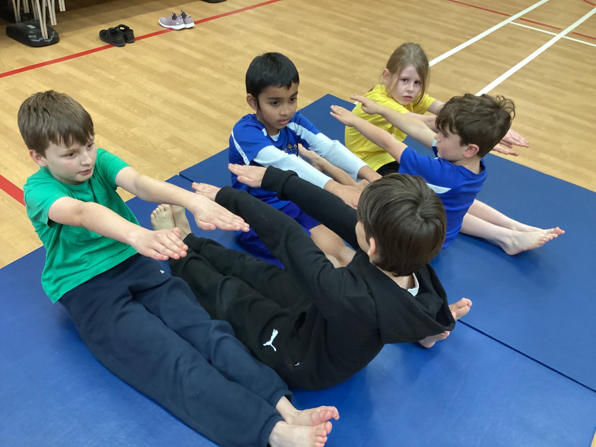 sissinghurstVA's tweet image. Superb gymnastics this afternoon Eagles #sidesupport #backsupport Great sequences 👏👏👏