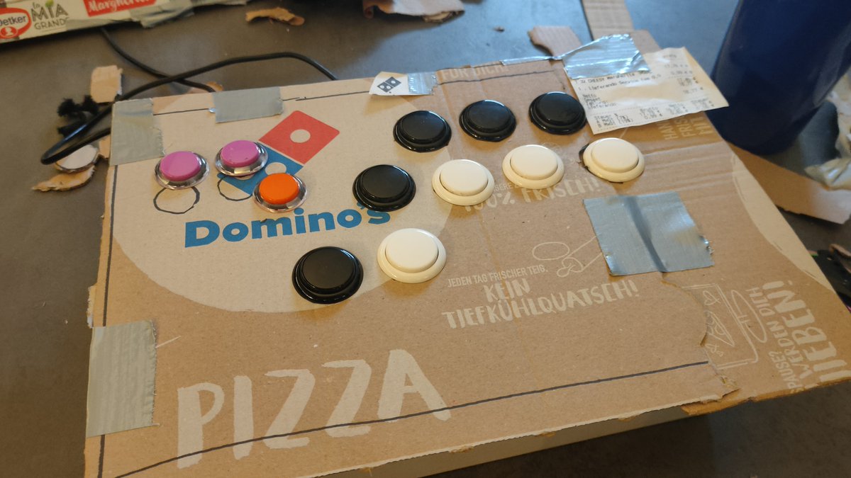 Space(-box-) tweet media