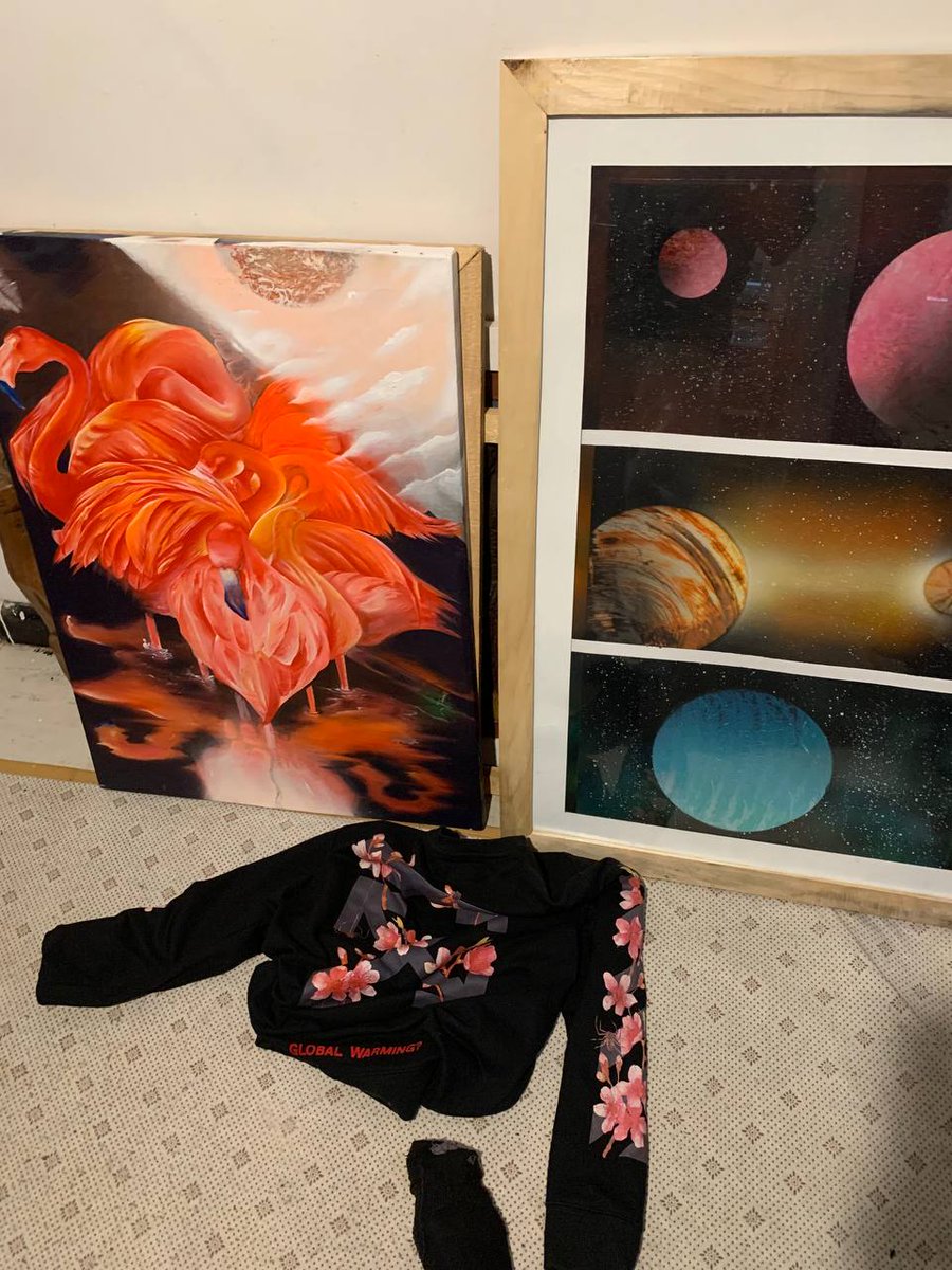 DesignsDee61474's tweet photo. How the house be looking when you got your art done waiting to sell them off😂🧚‍♂️❤❤ https://t.co/NT4JVw0DY4