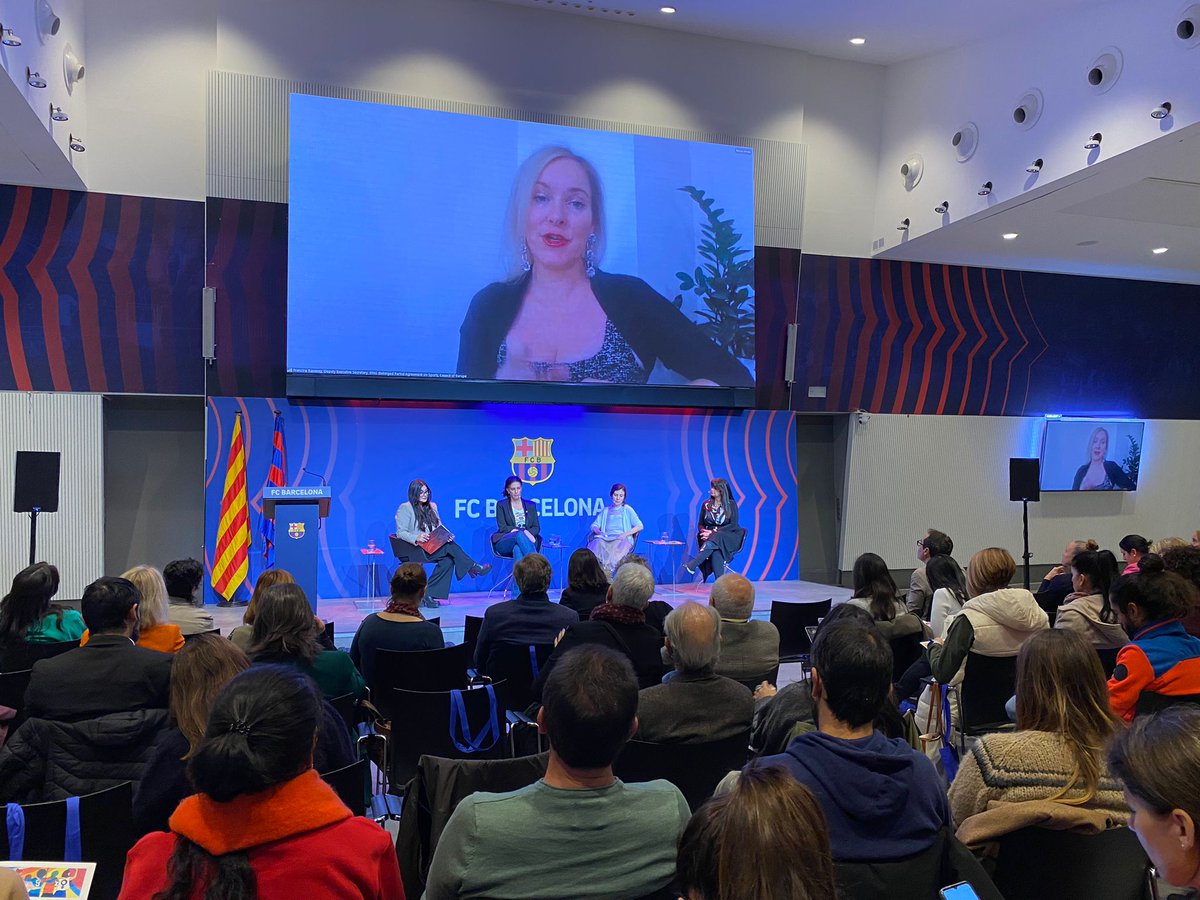 @FundacioFCB @FrancineRaveney @CoE_Sports @FCBbasket_fem @GagaThalmann @RefugeesOlympic @DraMartaSegu @ComissioEuropea @Fortelena 🗣️ @FrancineRaveney from @Coe_Sports at #GenderSport event coorganised with @FundacioFCB: 'Things haven't got better those last years for women in sports because of COVID-19'.