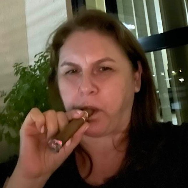 revistaforum's tweet photo. Juíza do Trabalho de SC que destratou trabalhador recebeu quase R$ 50 mil em setembro

Kismara Brustolin, que berrou com testemunha durante audiência, entrou com licença médica para se tratar de transtorno bipolar, mas seguirá recebendo salários e penduricalhos durante o afastamento.

SAIBA MAIS: https://t.co/1tpwJX376l
