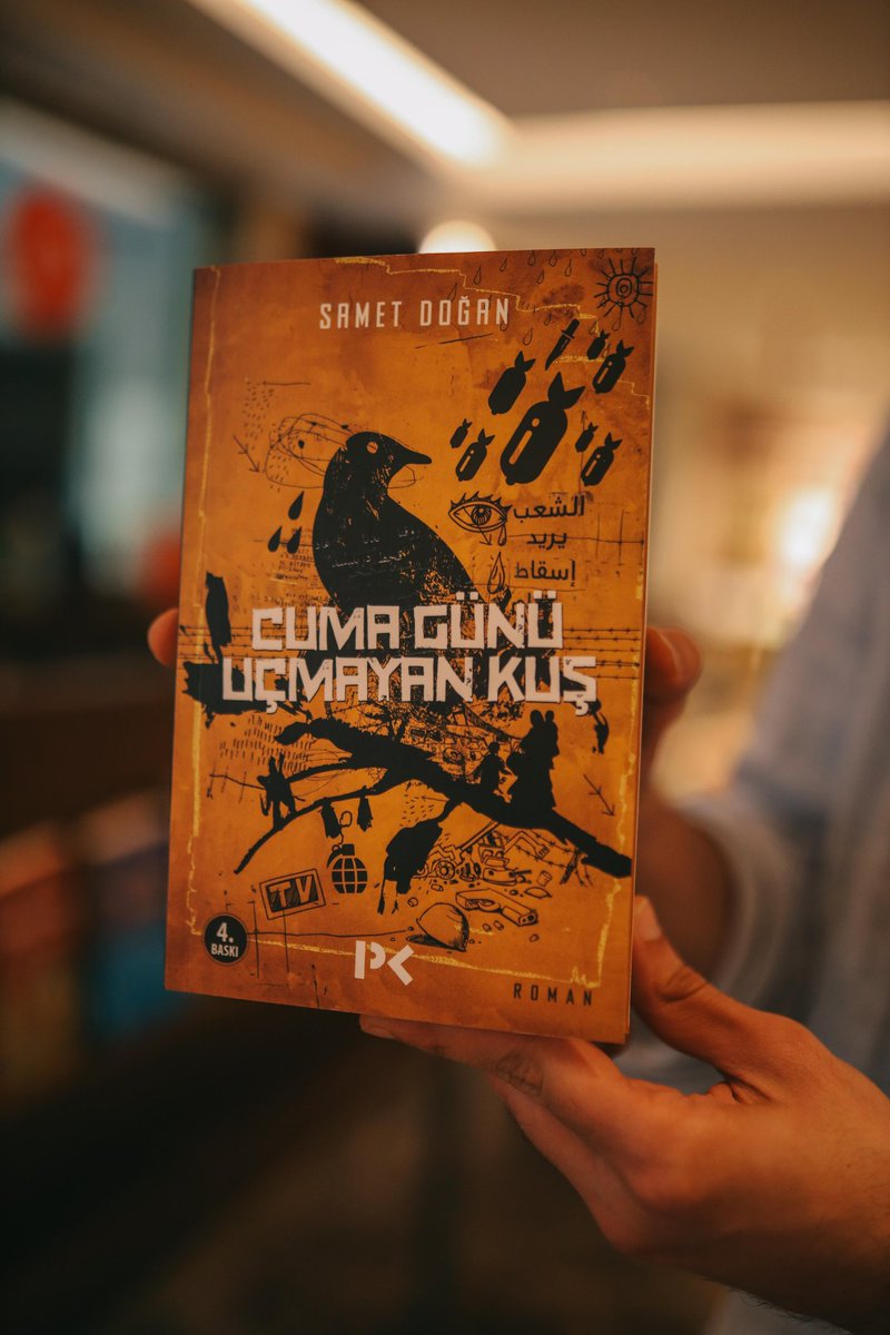 taksimkitabevi's tweet image. Gazeteci Samet Doğan&apos;ın @sametdgn1 kaleminden, son yılların en korkunç trajedilerinin yaşandığı Suriye savaşına yakından bakan bir roman. 📚

#taksimkitabevi #profilkitap #sametdoğan 

Kitabevimizden temin edebilirsiniz. 📚

📍Taksim Kitabevi - Beyoğlu 
#TaksimCamii Külliyesinde.