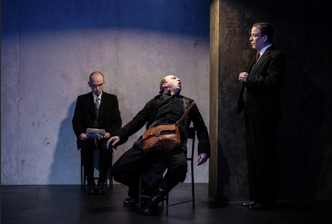 « Figaro divorce » d’Ödön Von Horvath, c’est dès ce soir au théâtre des Osses. Et jusqu’au 28 décembre. #figarodivorce #odonvonhorvath #figaro #theatredesosses theatreosses.ch/spectacle/figa… Photo Dimitri Kaenel
