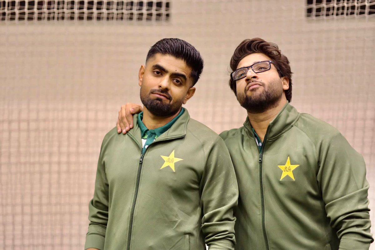 ImamUlHaq12's tweet photo. Shaadi to ho gai, but dekh lo bhula nahi mein 😜❤️
@babarazam258 https://t.co/cNJCqp5g6m