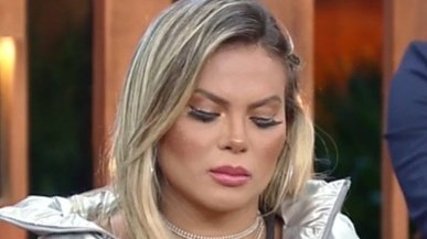 euguijonhs's tweet photo. Infelizmente uma planta vai eliminar uma das protagonistas da edição. #AFazenda https://t.co/38BqJMtYga