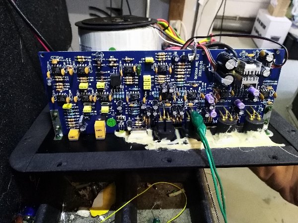 sonelvof's tweet photo. Boom, boom, boom, boom..... Bijna 30 jaar oud, en weer tot leven gewekt. #subwoofer #Samson #repair #SonelVOF https://t.co/TcU7gVz9Hm