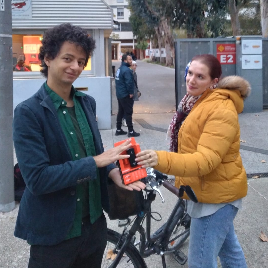 🛹 Le CMJ était présent devant le Lycée MERMOZ ce matin 

💪 40 dispositifs d'éclairages distribués

🏅 Opération "Cycliste, Brillez" achevée avec succès pour le Conseil Montpelliérain de la Jeunesse