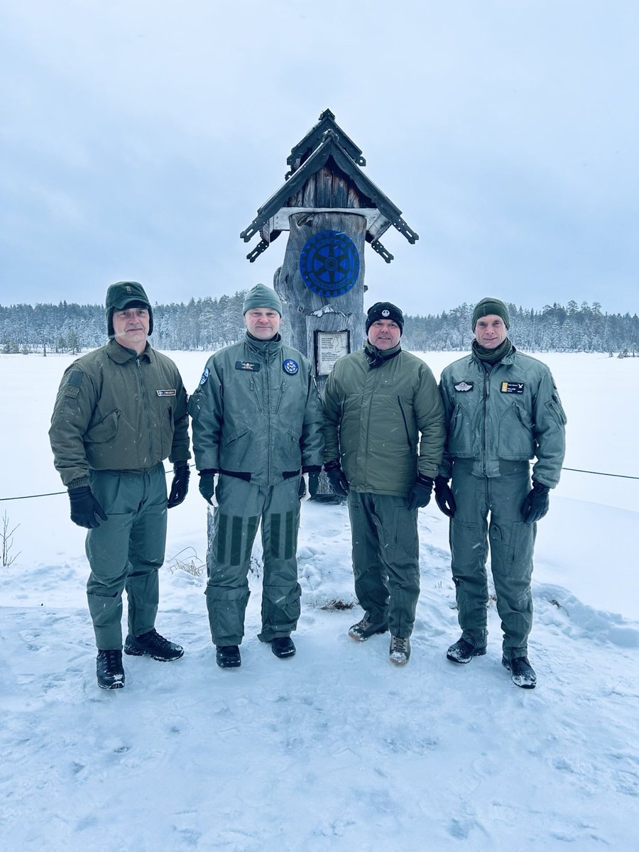 jpkerkko's tweet photo. Pohjoismaisten kollegoiden kanssa tutustumassa toimintaympäristömme erityispiirteisiin Suomeen itäisimmässä paikassa. #ilmavoimat #SWEAF #RDAF #RNAF https://t.co/Thsdx7G7wg