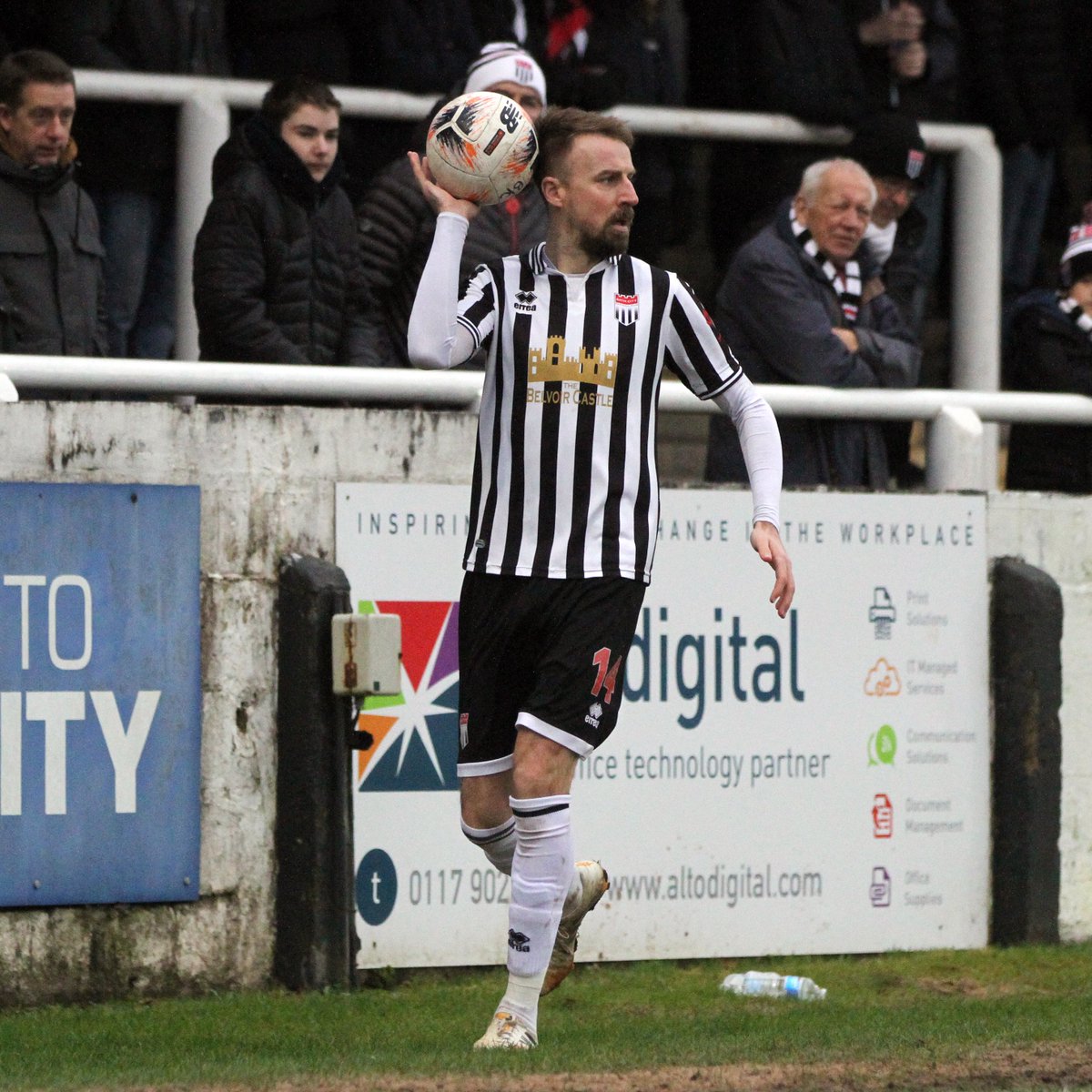 BathCity_FC's tweet photo. ๐ฅณ Sending Birthday wishes to our Number 14, Chris Lines!
โซ๏ธโช๏ธ #Romans https://t.co/azVSGKxWhD