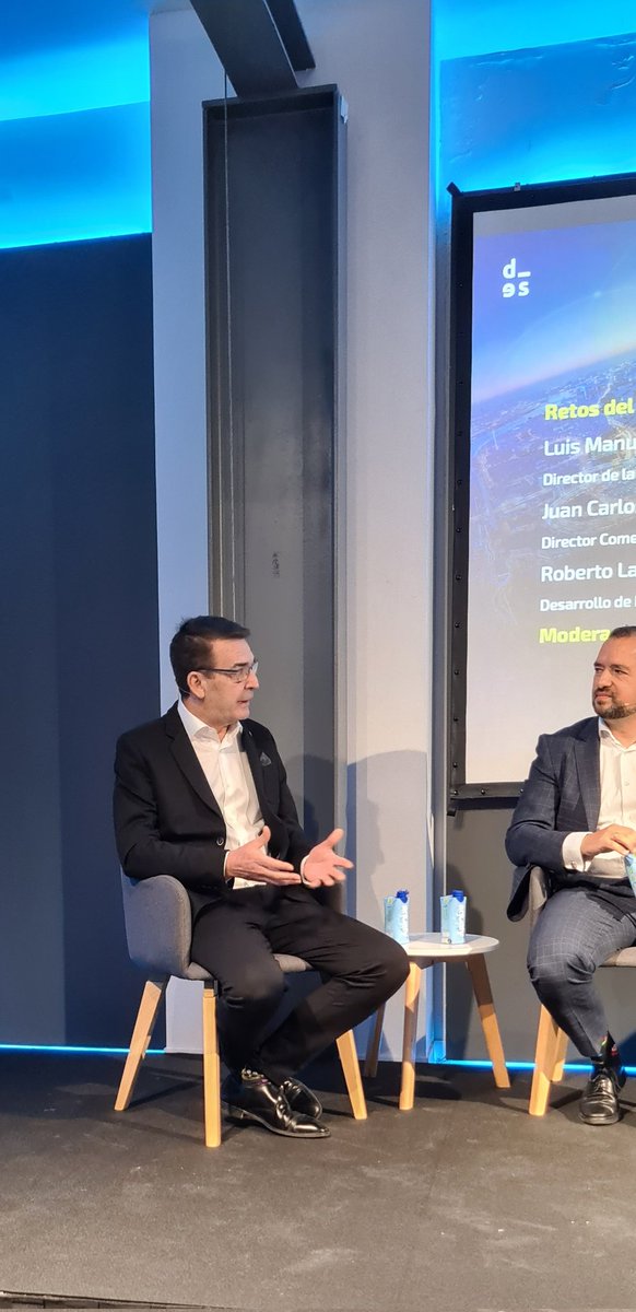 AsocDigitales's tweet photo. "El primer reto del 5G es el de aportar beneficios. La industria necesita optimizar sus procesos, para lo que se puede utilizar esta tecnología"
"El 5G reduce costes y permite gestión en tiempo real"
Juan Carlos Ibarra (@nokia) en #DigitalES5G https://t.co/5fQWeNXlD2