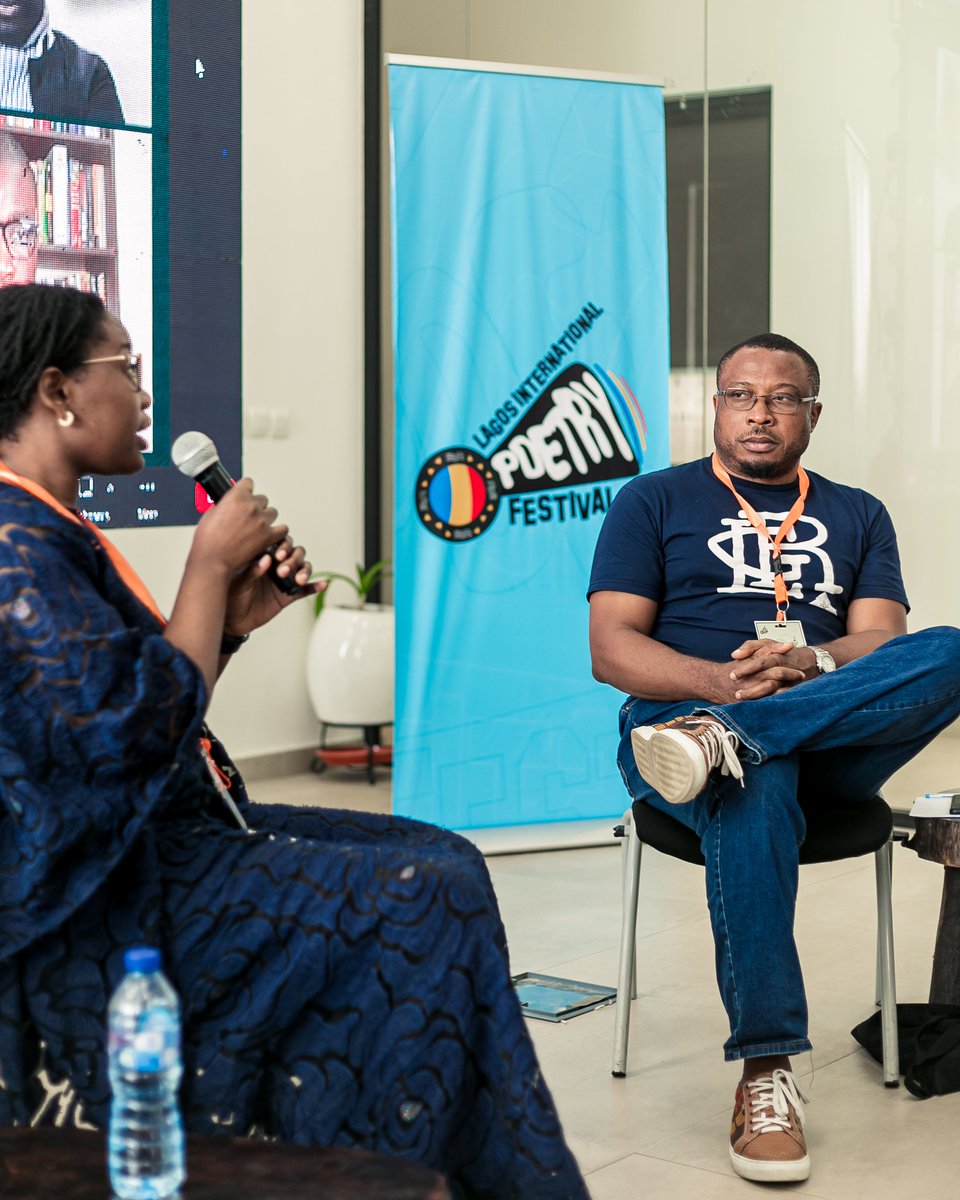 LagosPoetryFest's tweet photo. @richardalijos engages industry experts on a hybrid panel that explores publishing and distribution of African stories. A timely conversation on the salient aspects of the African book industry.
Panelists: @eimasuen, @OjiugoUche, @topesanni, @omotisa, @adedayoagarau https://t.co/03F5EpNRcA