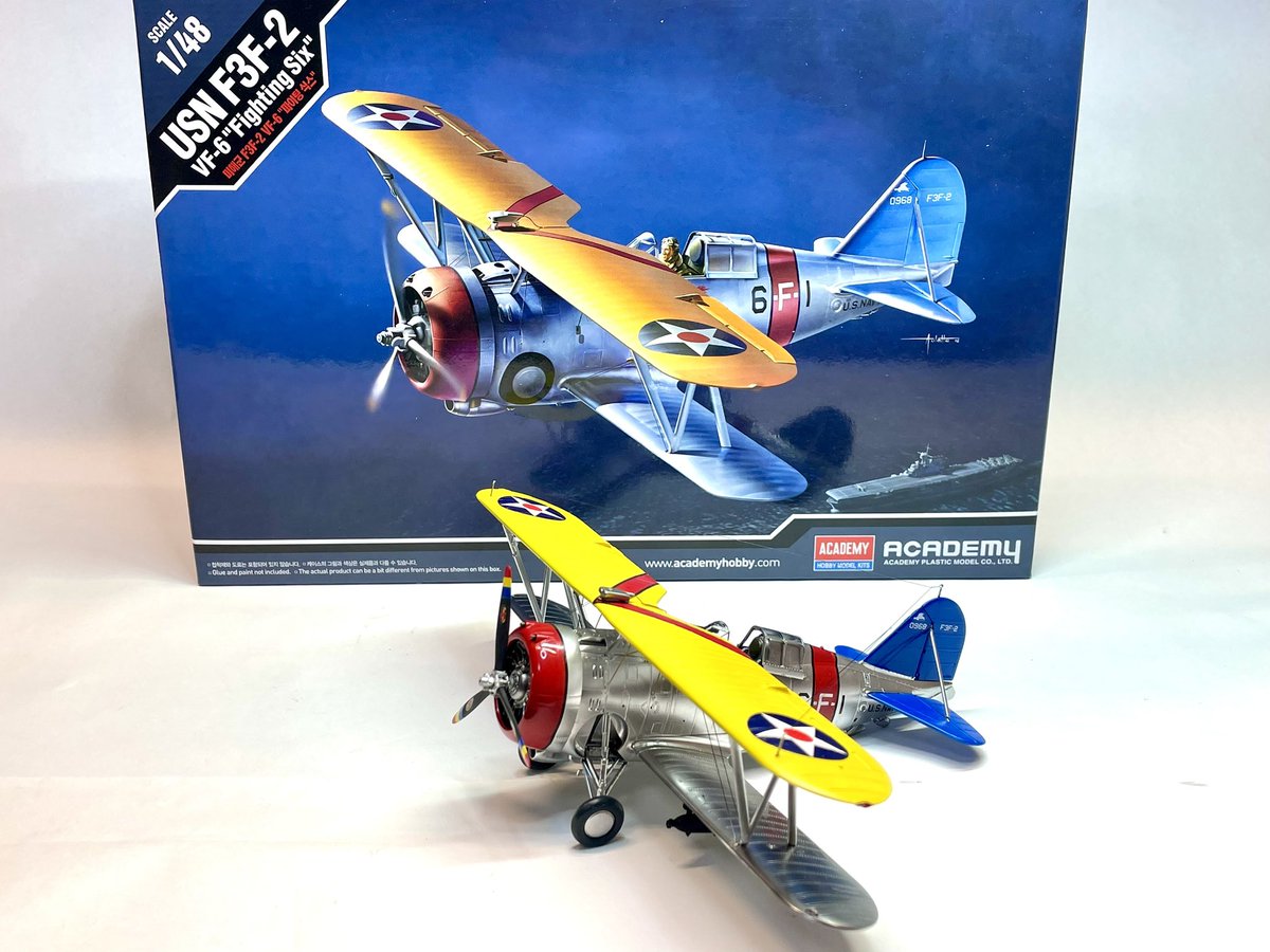 rikupapa0614's tweet photo. #アカデミー 1\48 USN F3F-2 VF-6 FIGHTING SIX 完成しました。
空飛ぶ樽と言われてますがかっこいい機体ですね!
今回は初めてウェザリング等何もしない博物館仕様にwww
シルバーのピカピカで仕上げてみました!
エッチングパーツも付いて3000円以下でこれが買えるのは嬉しいですよね〜‼️
#F3F https://t.co/h3EblunARV