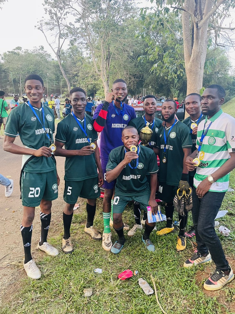 ClassInvicta's tweet image. Congratulations to AGE Class ‘22 as they emerged as the winner of the FUTA CLASS 22 Football Championship, #CopaDeInvicta yesterday.

They were able to triumph over BDG via a penalty shootout.

Congratulations, engine boys 🏆😝🙌🏾

#ClassInvicta #InvictaClass22week