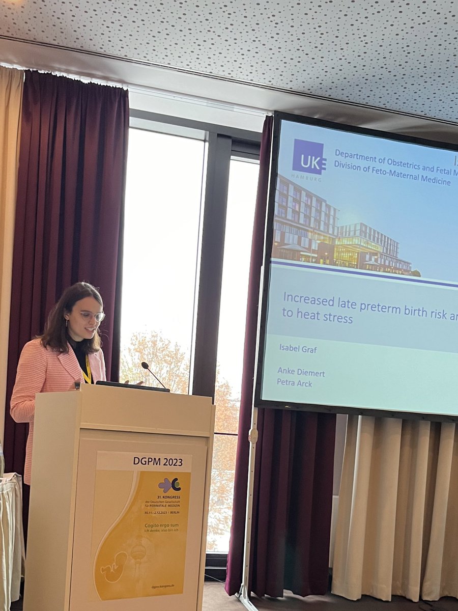 Hot topic on a cold day! Isabel Graf giving a talk about climate change, heat stress and the risk for preterm birth at #DGPM 2023 in Berlin!