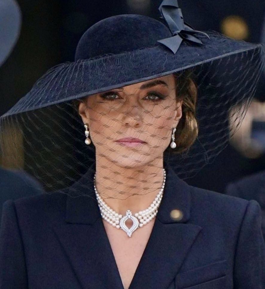 RoyallyBelle_'s tweet photo. A reminder that this woman was born a commoner, married the future King of the most powerful Royal Family in the world, birthed another future King, became the Princess of Wales, and will become the Queen of the United Kingdom. 

She is strong, believe me. https://t.co/nZyyIuIXiL