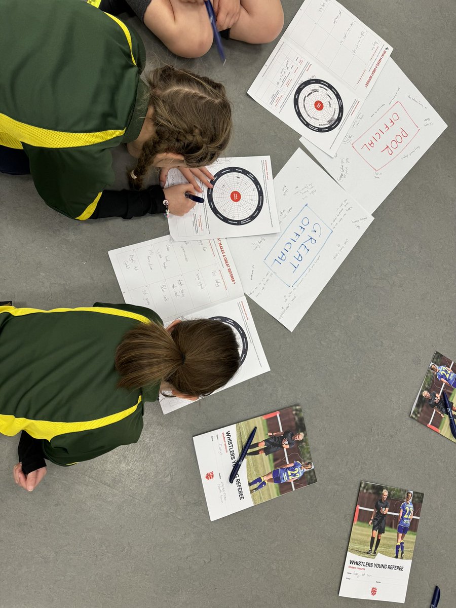 A big thank you to @coachcairdy who came into school to deliver the FA Whistler’s Programme to a group of our Y5/6 girls. A great intro to officiating and leading, now to put our skills into practise with some games 👍🏼😗⚽️