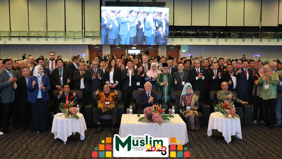 Clôture du <a href="/GMBForum/">Global Muslim Business Forum</a> 2023!
Ensemble, nous façonnons un meilleur avenir, en déployant tous les efforts possibles. Grâce à la connaissance et à la coopération constructive, nous réalisons le progrès souhaité.
Restez à l’écoute des événements et des partenariats à venir de la CICIA!