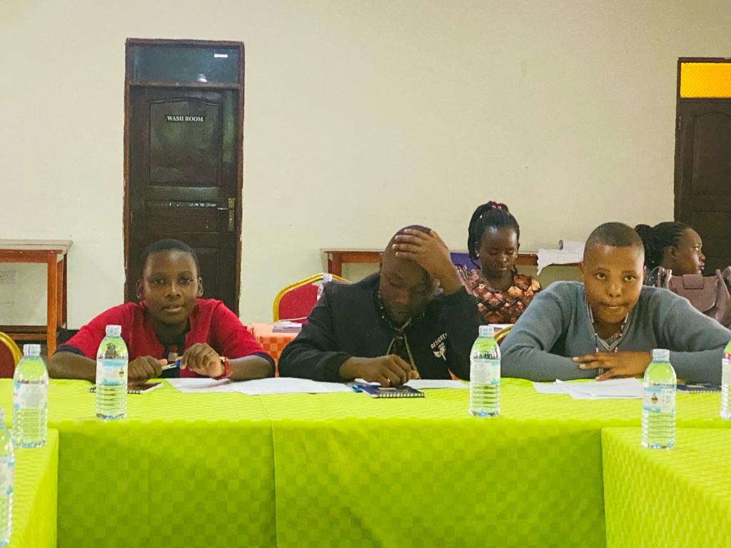 nyhnuganda's tweet photo. Adolescents as part of the matter of issues concerning them, they were fully represented and responding to some of the concerns raised during the stakeholders' meeting aimed at functionalizing #Tooro Subregion ADH CSO Forum. This is supported by @pai_org @theGFF @WorldVisionUg https://t.co/SVzNhwE5vz