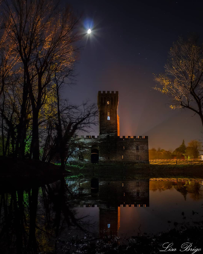 Il Castello di San Martino della Vaneza si trova a Cervarese Santa Croce, in provincia di #Padova, ed è una fortificazione medievale che dal 1995 ospita il Museo archeologico del Bacchiglione 📍 tinyurl.com/45jvtrj4 #VisitVeneto 📷 IG lisa_mina_vagante