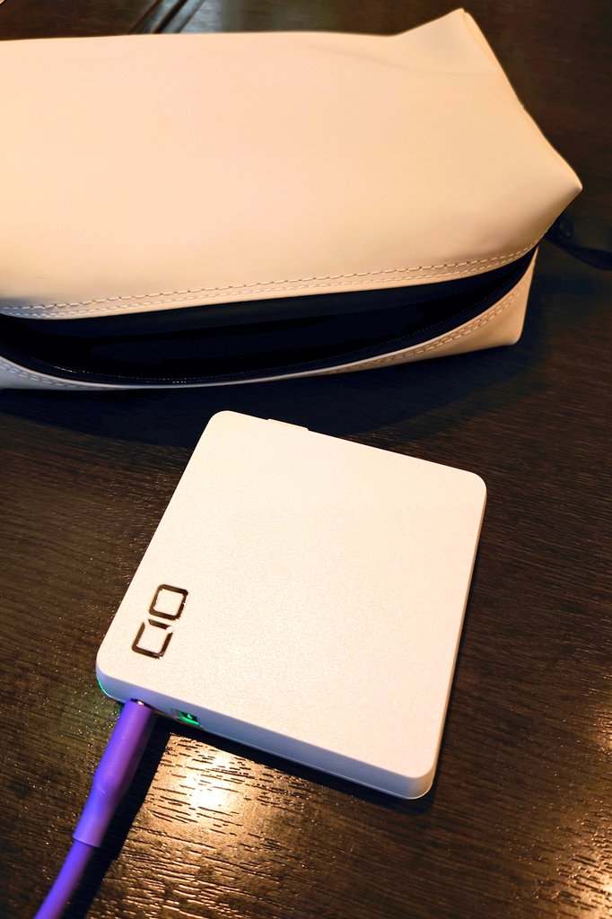 kepaniyokohama's tweet photo. 私のブラックフライデー買い物自慢
モバイルバッテリーとガジェットポーチ
#CIO ＃aso #TOFTPOUCH https://t.co/2m73fi2LAs