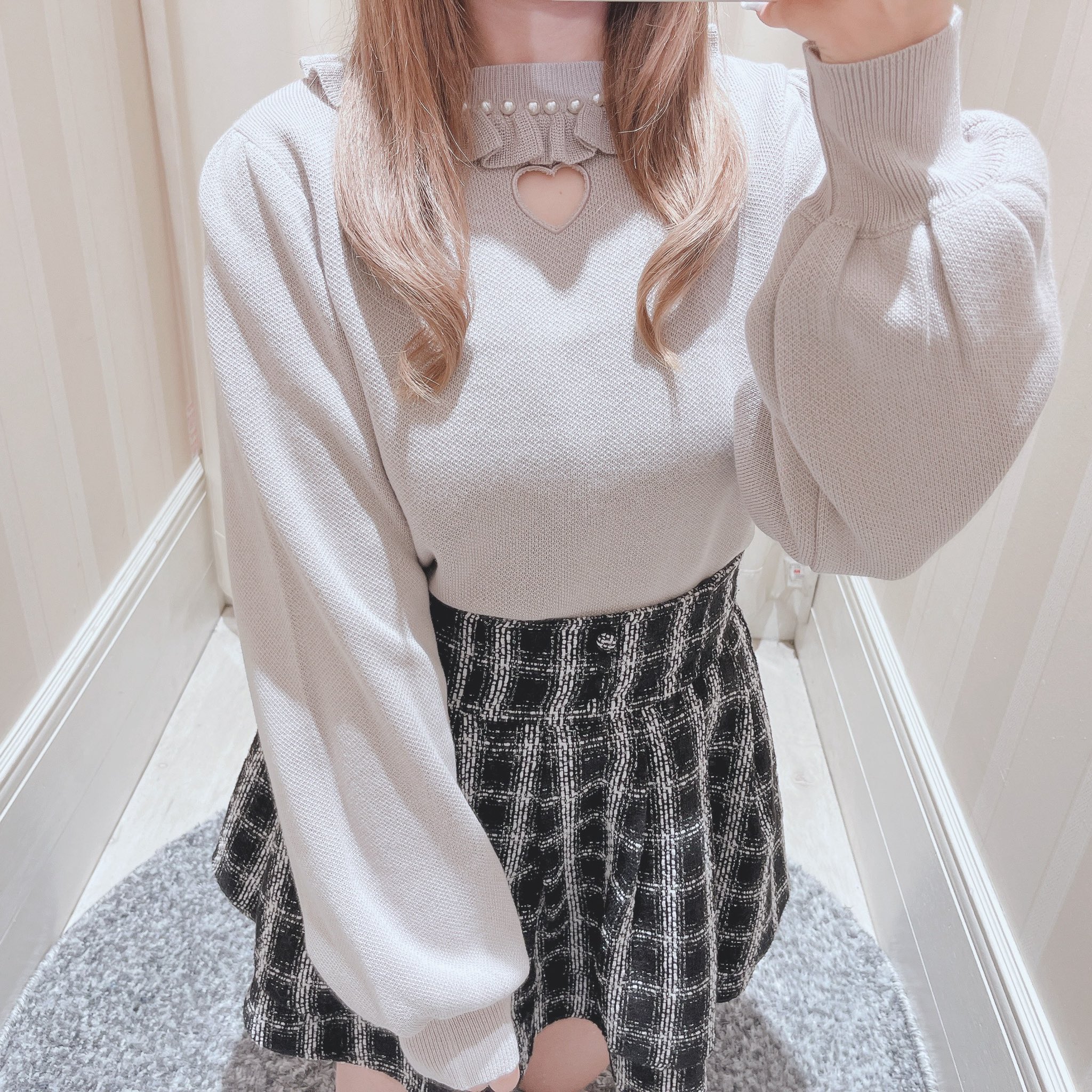 新品未使用　ヘヨン　hyeon ハートフリルニット　グレー evelyn в X: „大阪店🍓 #ハートカットニット ↪︎¥6.400 (taxin