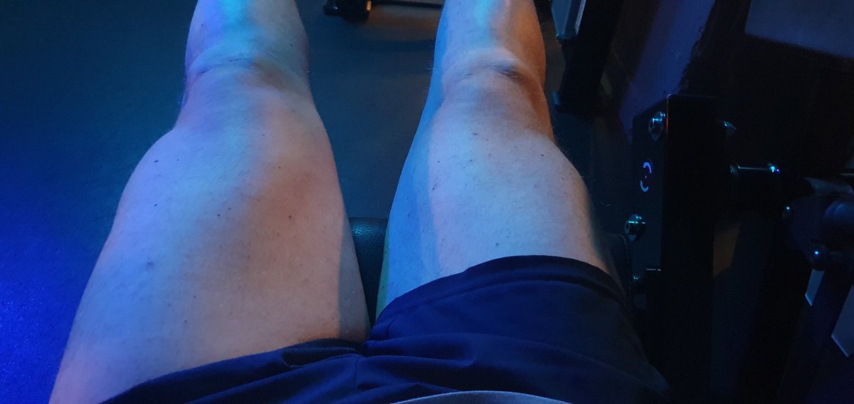 2nd #legday of the week. 280kg on #legpress and my legs are still tiny 😤🤣 #bodybuilding #legsworkout #legdaymotivation #muscles #quads #quadzilla #gethuge #gymbox #gymboxbank