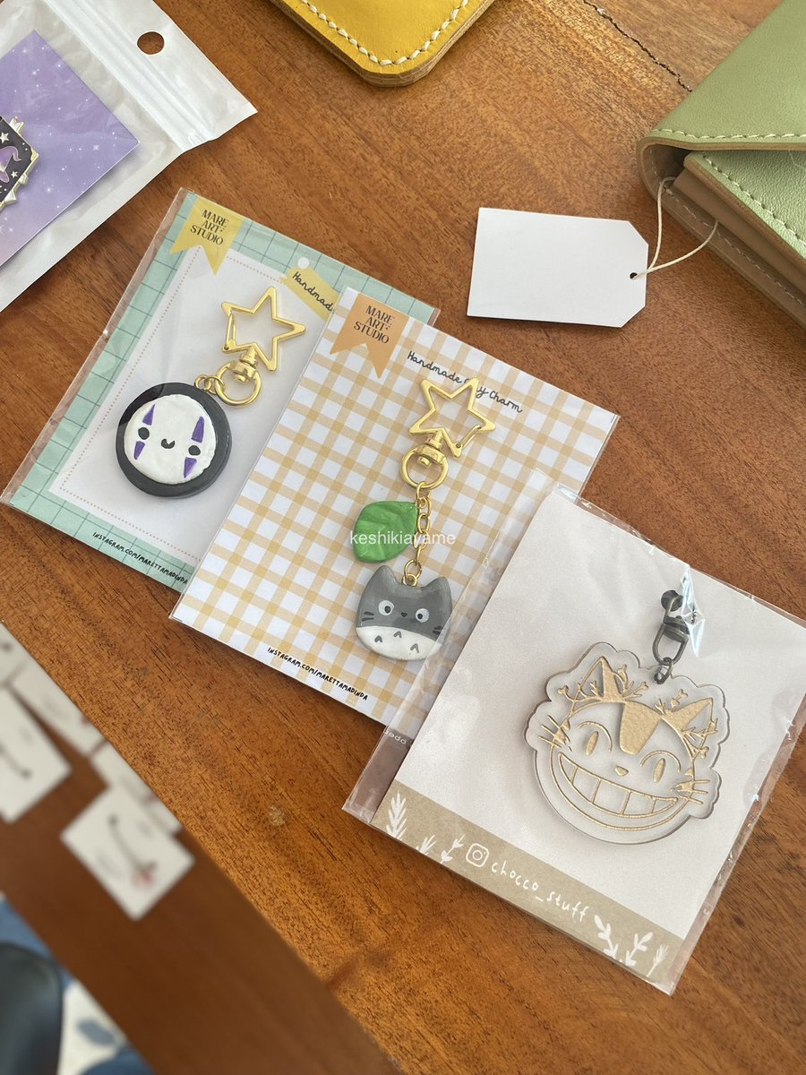keshikiayame's tweet image. Sederhana tapi bikin seneng🫶🏻
KALAU KE JOGJA DAN KALIAN SUKA BERBURU BARANG-BARANG LUCU, Plisss ke sini, banyak banget barang-barang gemes dan bikin betah lama-lama🌷🌸🦩💕💖

Jujur buat aku yg pecinta ghibli dan suka nyari printilan, ke sini worth it banget sih🥹😉