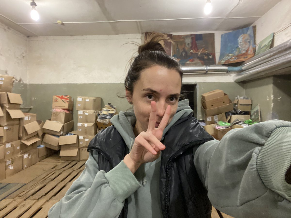 dashakatcher's tweet photo. она была разносторонней личностью…
днем фуры разгружала,
а по вечерам ходила в театр🥰✨ https://t.co/Kz0ygC8G5I